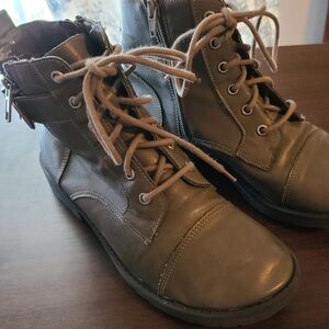 Madden Girl Combat Boots - 7M (X)